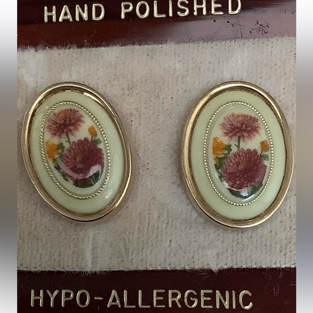 new Vintage Hand Polished Chrysanthemums Earrings Studs